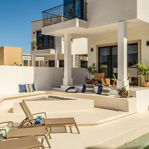 Сasa de vacaciones Casa Gallo, Heated Pool, Exclusive & Great Location Cabo San Lucas